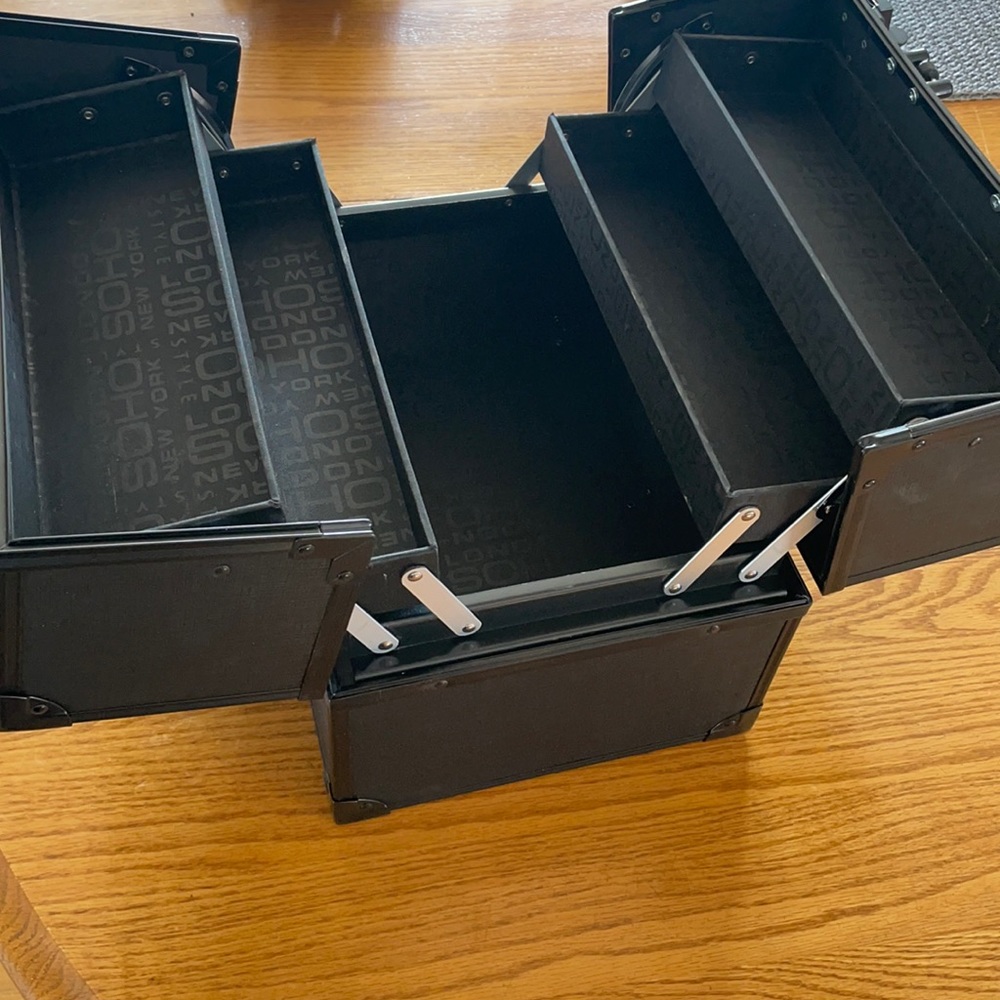Cosmetic Make-up storage case